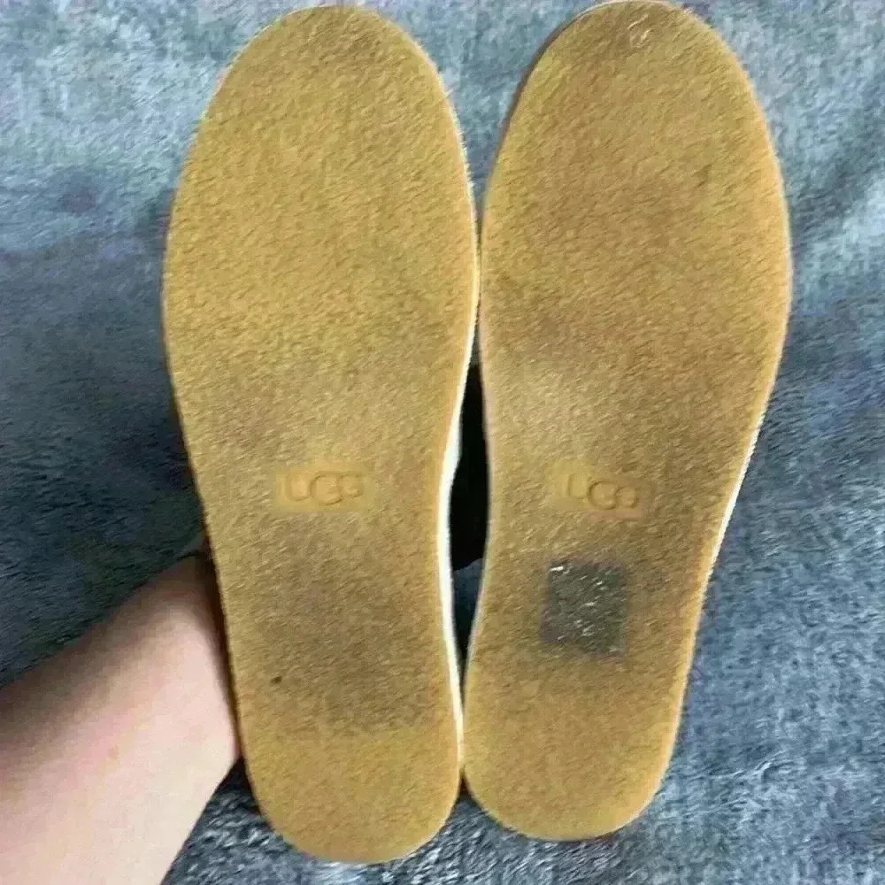 UGG Bren Slip-On Sneaker in Black Size 9.5 EUC - Picture 6 of 8